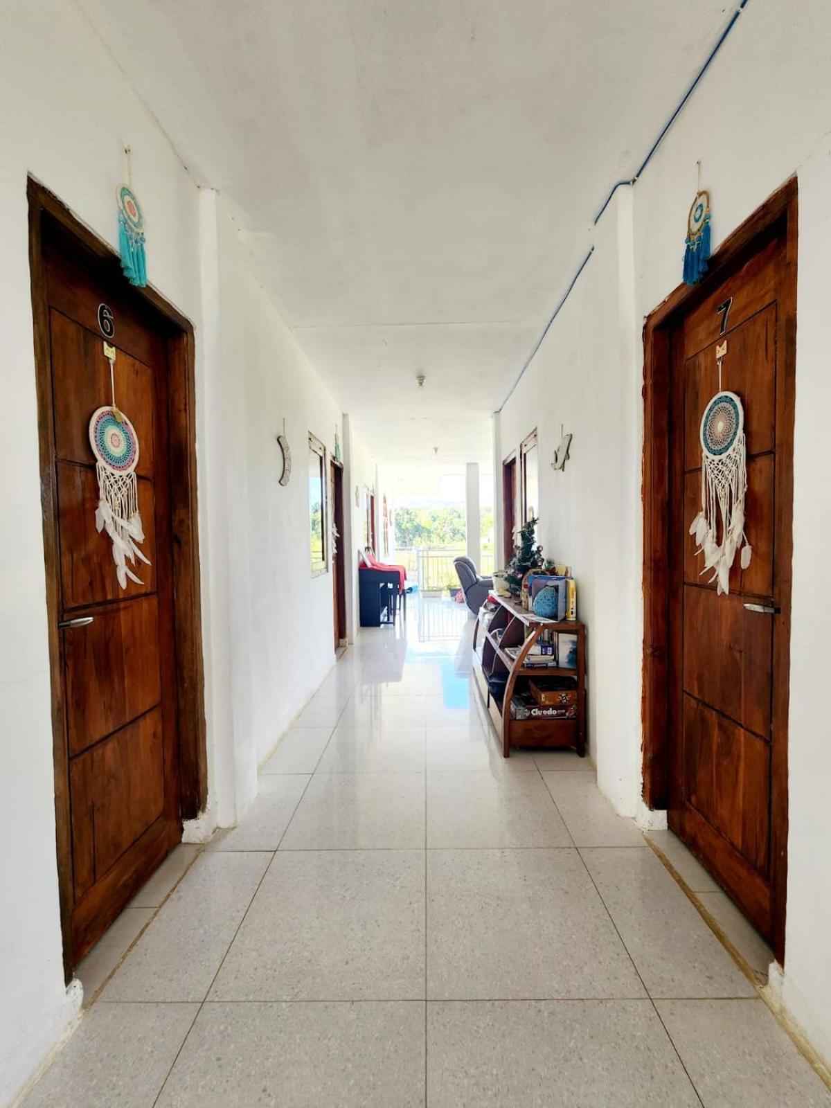 D'Flora Homestay Labuan Bajo Exterior foto